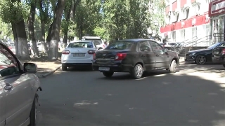 Видео. Читатели просят ГИБДД ликвидировать незаконную парковку на проспекте Строителей