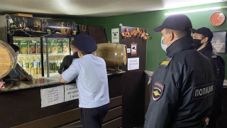 Полиция и общественники прошлись по ночным барам Саратова