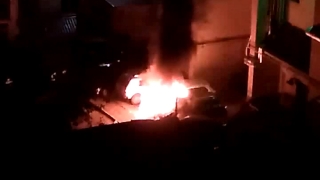 В центре Саратова сгорели два "Фольксвагена" и "Нива"