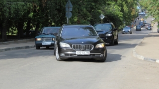 Дополнительные расходы на автопарк правительства назвали "компенсацией"