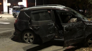 В Энгельсе водитель иномарки врезался в АЗС. Двое в больнице
