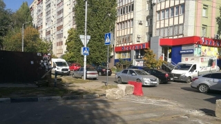 Саратовцы жалуются на блоки в центре города. Энергетики говорят о провале грунта