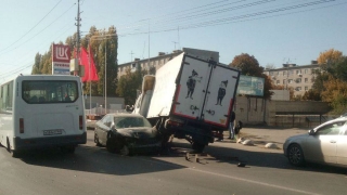 В столкновении "Газели" и "Мазды" пострадала женщина