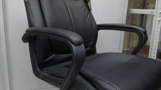 Саратовец украл кресло из торгового центра