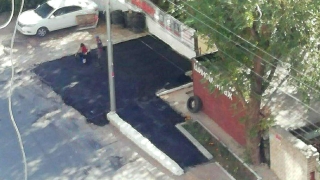 Пешеходы просят остановить захват тротуара в центре Саратова