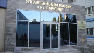 Покупатели запчастей для "Рено" и продавцы детских качелей лишились своих денег