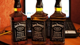 Двое 16-летних подростков украли 3 бутылки "Jack Daniels"