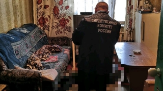 В коммуналке на полу несколько дней лежал труп мужчины