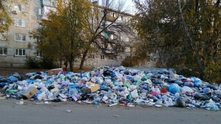Саратовцы вновь жалуются на горы мусора в Заводском районе