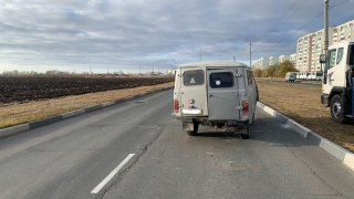 Водитель "буханки" перевернул автомобиль и оказался в больнице