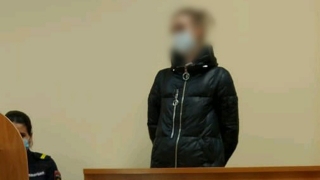 Выбросившая детей из окна жительница Саратова отрицает свою вину
