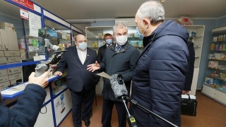 Вячеслав Володин проверил саратовскую аптеку на наличие лекарств