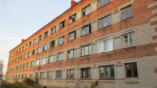 Жалоба из Красного Кута. Чиновники пообещали отремонтировать крышу общежития