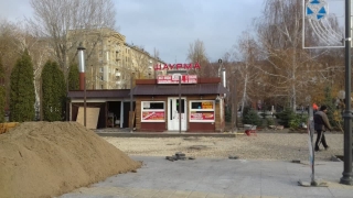 Ларечный ренессанс Михаила Исаева. В центре Саратова появилась "Шаурма по-братски"