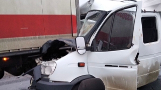 Под Балашовом в ДТП с грузовиком пострадали три человека