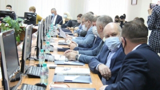 Роспотребнадзор призвал депутатов Саратовской гордумы дистанцироваться