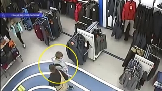 Парень вынес из "Триумфа" пуховик в рюкзаке и продал на 3-й Дачной