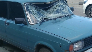 В Юбилейном из "пятерки" вытащили "музыки" на 25 тысяч рублей