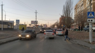 На Усть-Курдюмской иномарка сбила молодую нарушительницу ПДД