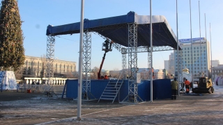 На Театральной площади демонтируют сцену