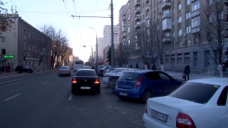 ГИБДД устроила "охоту" на нарушителей парковки в центре Саратова
