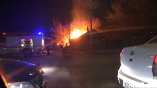 Очевидцы: пьяный бомж спалил дом на Чернышевского