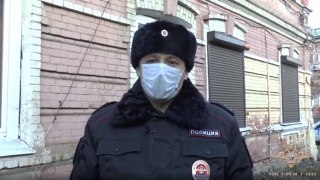 Пришлось лезть по газовой трубе. Саратовские полицейские спасли людей на пожаре