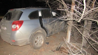 Водитель "Шевроле" врезался в дерево. Погибла 18-летняя девушка