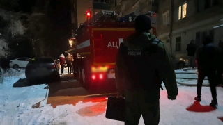 В квартире на четвертом этаже пожарные нашли тело мужчины