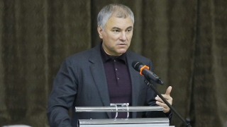 "Мэр - большая беда" и ошибка губернатора. Спикер ГД подверг Исаева и Радаева жесткой критике