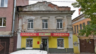 В центре Саратова один аварийный дом снесут, второй реконструируют