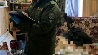 Житель коммуналки на Прудной обнаружил на диване мертвого брата