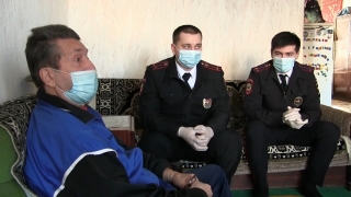 Саратовский пенсионер позвонил в полицию с просьбой довезти его в больницу