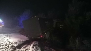 Тройное ДТП под Вольском. "Камаз" в кювете, водитель "Тойоты" в больнице