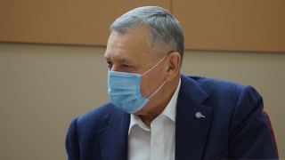 Николай Бушуев поделился воспоминаниями о своем "золотом парашюте"