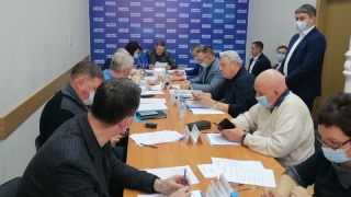 Партия поддержала Константина Нестерова и отложила вопрос о думской фракции