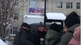 В Саратове эвакуировали лицей. Здание оцеплено полицией