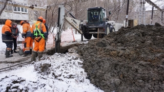 Сразу в трех районах Саратова отключили воду
