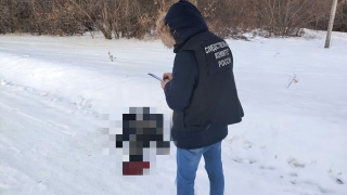 На обочине дороги нашли труп замерзшего мужчины