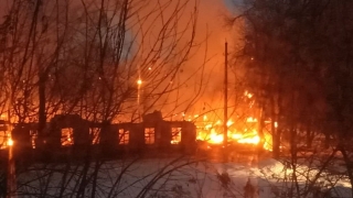 Двухэтажный дом тушили пять пожарных расчетов