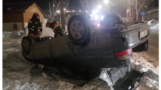 На углу Большой Садовой и Чапаева перевернулась "десятка"