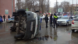 ДТП со "скорой" и авто полиции. Возбуждено дело, виновник пока не определен