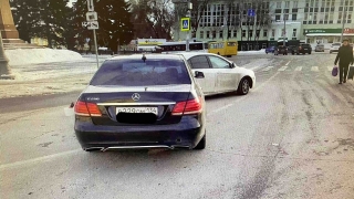 В ДТП у саратовского вокзала пострадал водитель "Мерседеса"