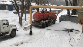 Энергетики наполняют резервные баки котельных холодной водой