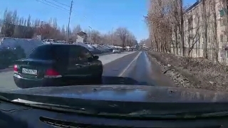 Едва не задавивший пешеходов в Солнечном автохам заплатит штраф