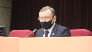 Споры вокруг Нового Саратова. Анатолий Серебряков сравнил облдуму с базаром