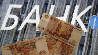 Банки в полтора раза увеличили продажу "свежих" долгов