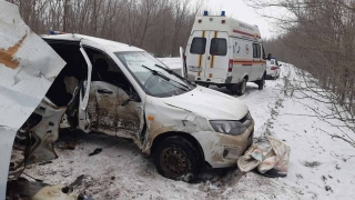 В столкновении двух легковушек пострадал подросток