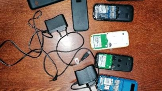 Молодой саратовец пытался перебросить в тюрьму четыре телефона