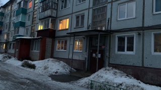В подъезде дома в Балакове найдено тело молодого мужчины